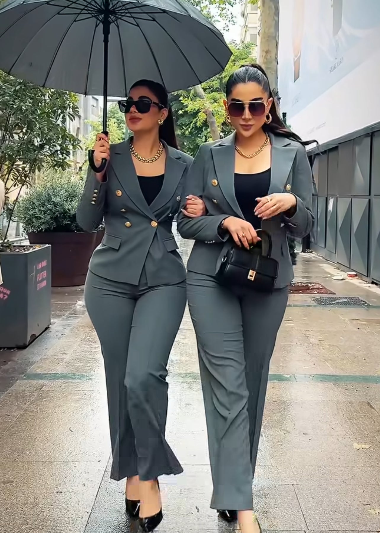 Costume femme de classe